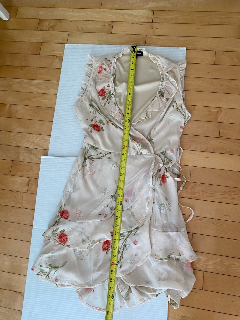 MILE END Floral Ruffle lined Wrap Dress Floral Cream & Orange Size Medium - Picture 13 of 16